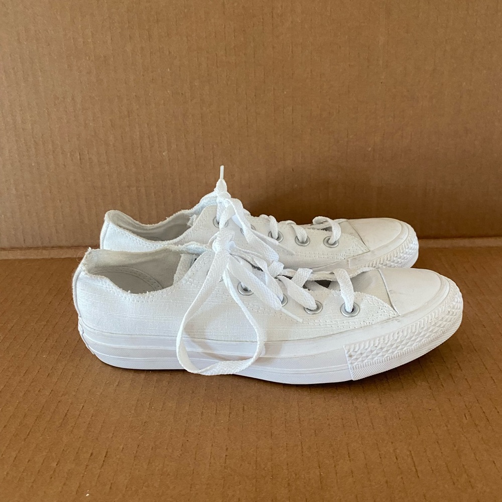 Converse Women's Chuck Taylor All Star White | US 6